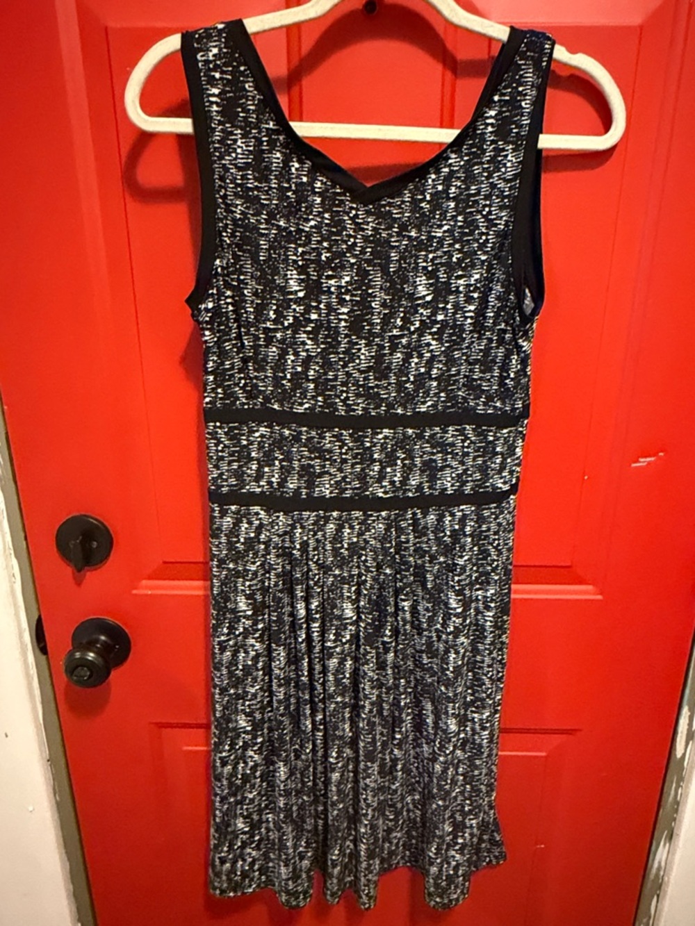 Ann Taylor Black & White Sleeveless V-Neck Wrap Midi Dress - Picture 3 of 4